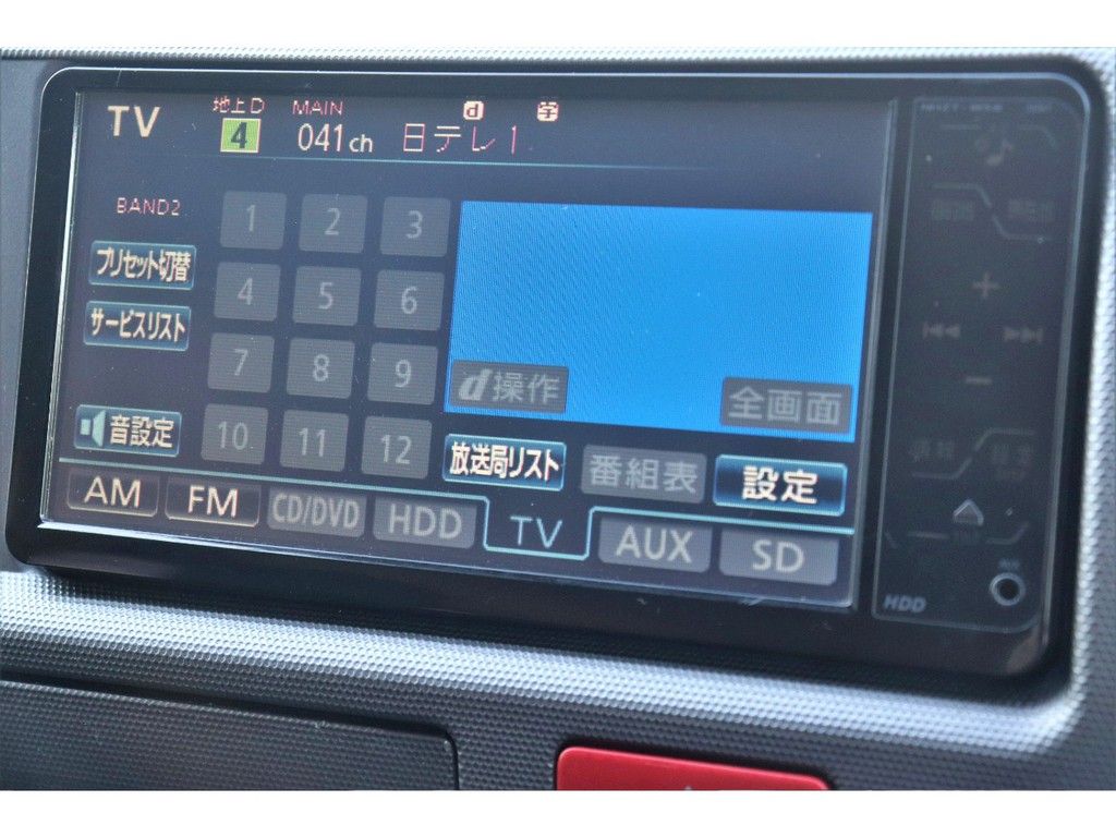純正ナビ搭載！フルセグＴＶ視聴、ＣＤ・ＤＶＤ再生可！