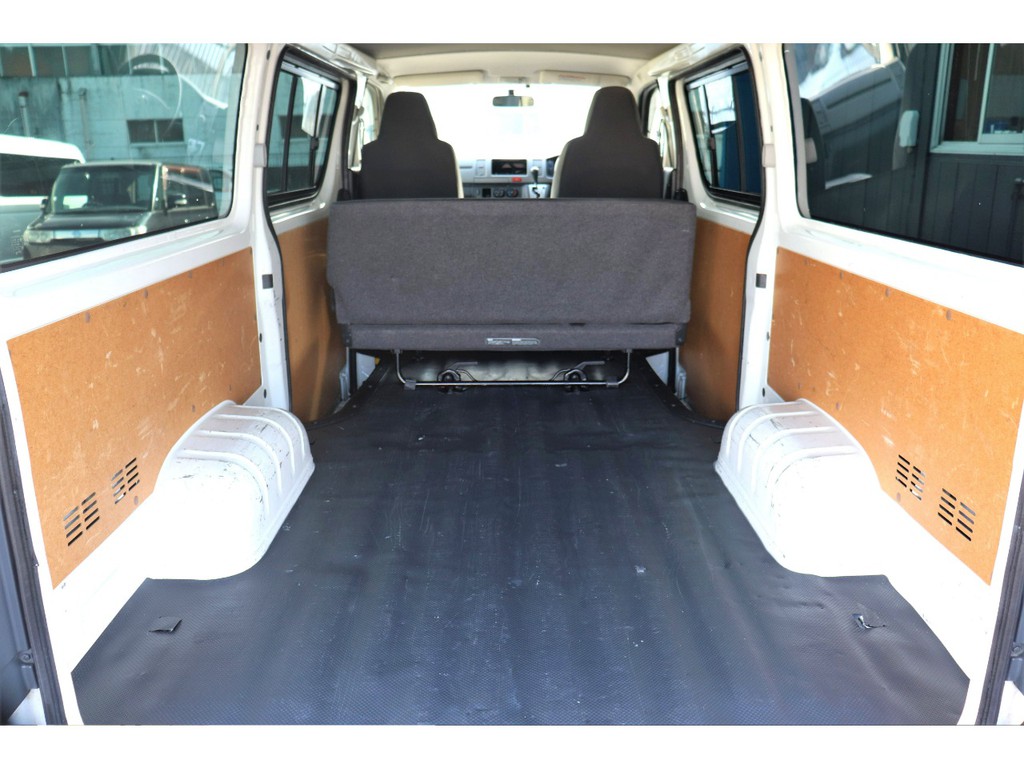 もちろん納車前にも点検整備を行い、オイル類や消耗品の交換を行います！また最終仕上げを行いご納車をさせていただきます！