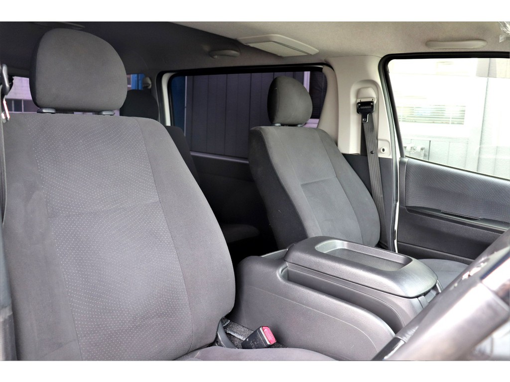 スーパーＧＬシートは厚みが有り、長時間の運転も楽々♪