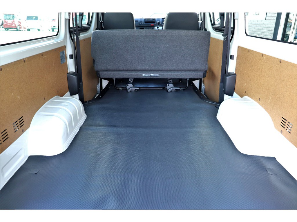 もちろん納車前にも点検整備を行い、オイル類や消耗品の交換を行います！また最終仕上げを行いご納車をさせていただきます！