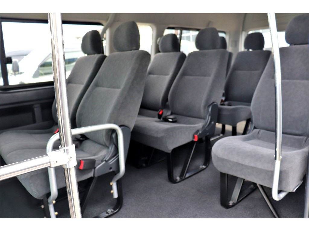 もちろん納車前にも点検整備を行い、オイル類や消耗品の交換を行います！また最終仕上げを行いご納車をさせていただきます！