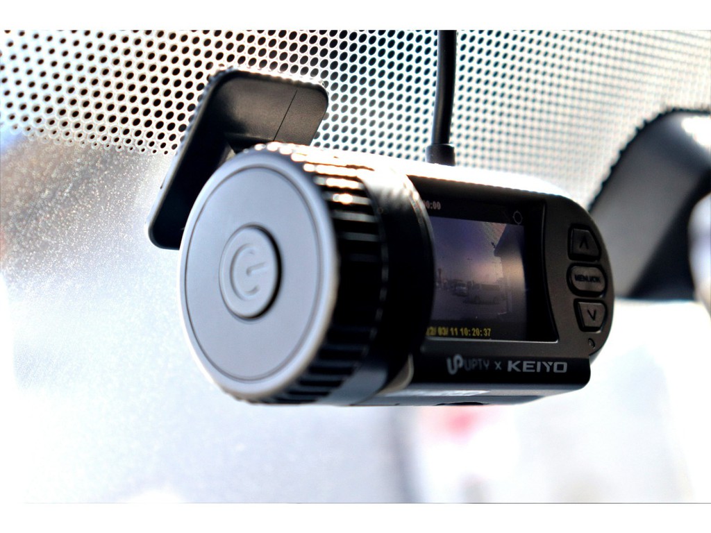 ドライブレコーダー付きでいざという時も安心♪