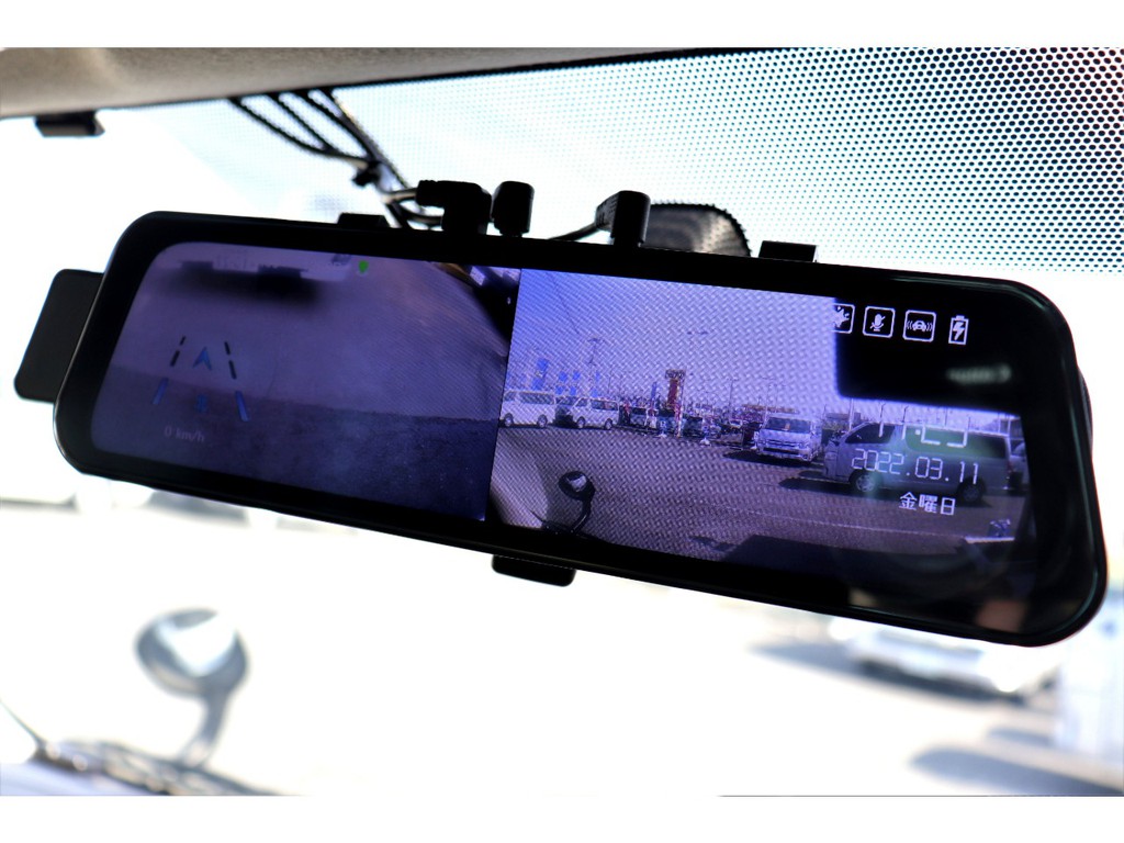 前後カメラも付いております！