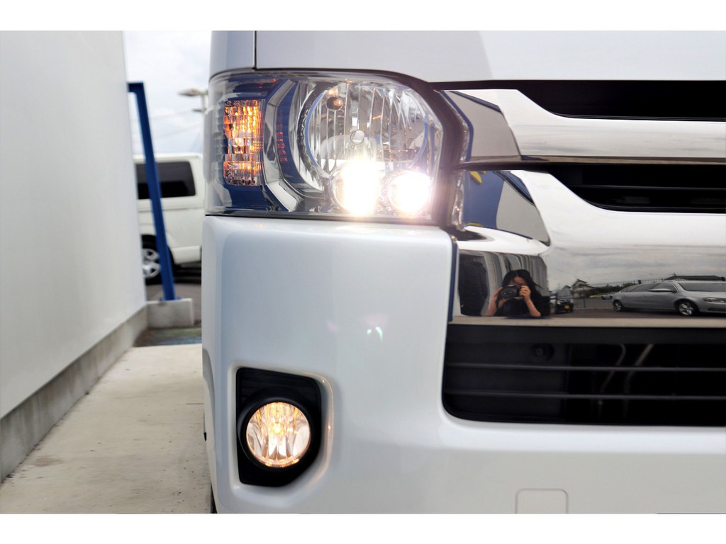 ＬＥＤヘッドライトを標準装備！