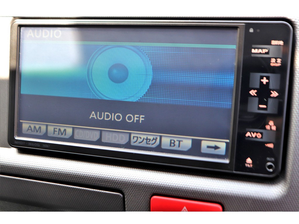 純正ナビ搭載！地デジＴＶ視聴やBluetooth接続も可能！