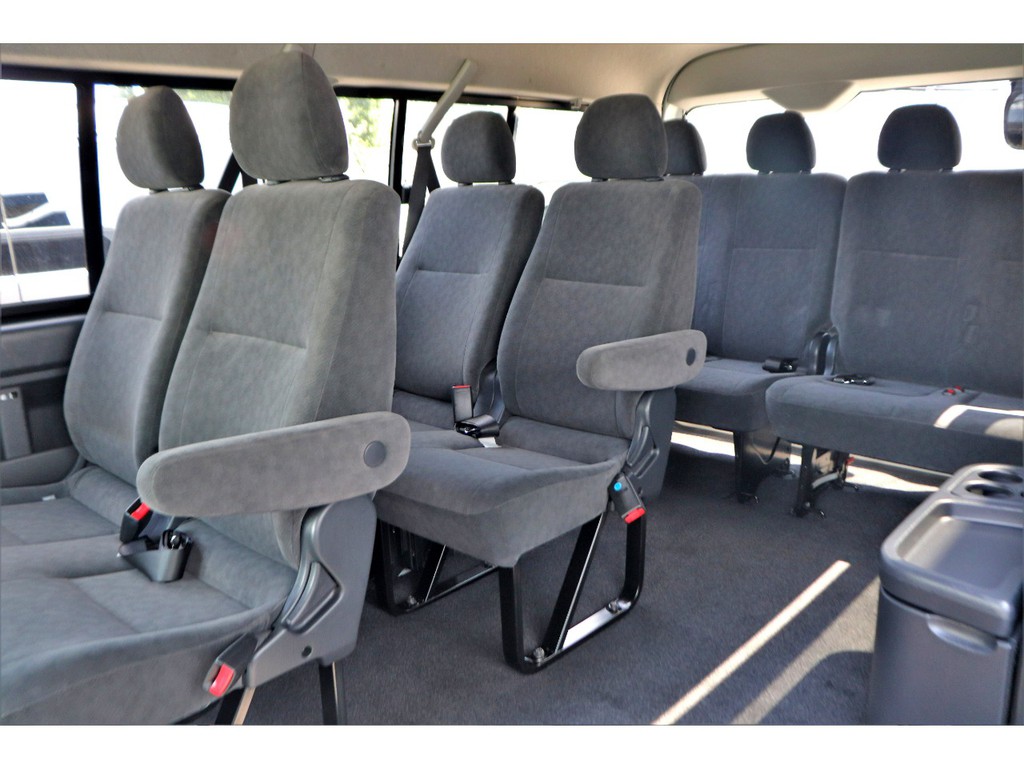 もちろん納車前にも点検整備を行い、オイル類や消耗品の交換を行います！また最終仕上げを行いご納車をさせていただきます！
