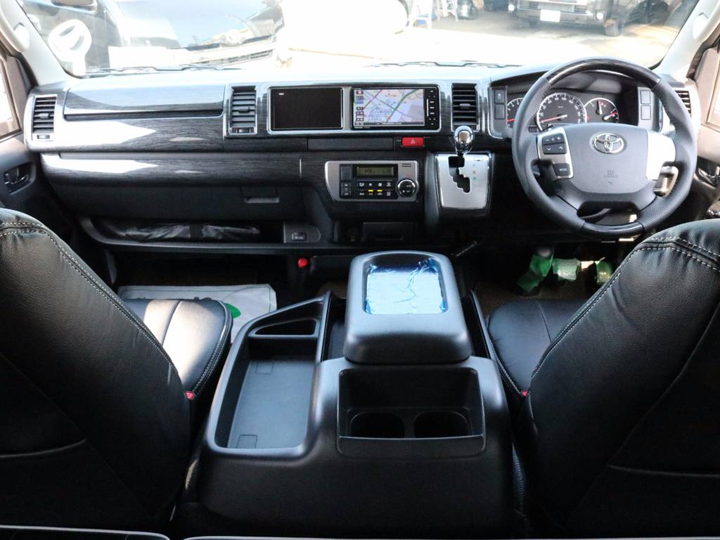 広々とした運転席！試乗車のご予約お待ちしております！