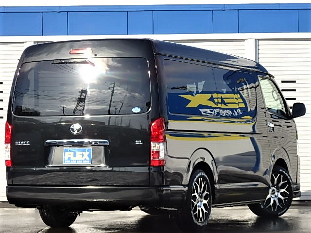 人気のアレンジ入庫です！ベッドキッド搭載により車中泊やキャンプに大活躍♪