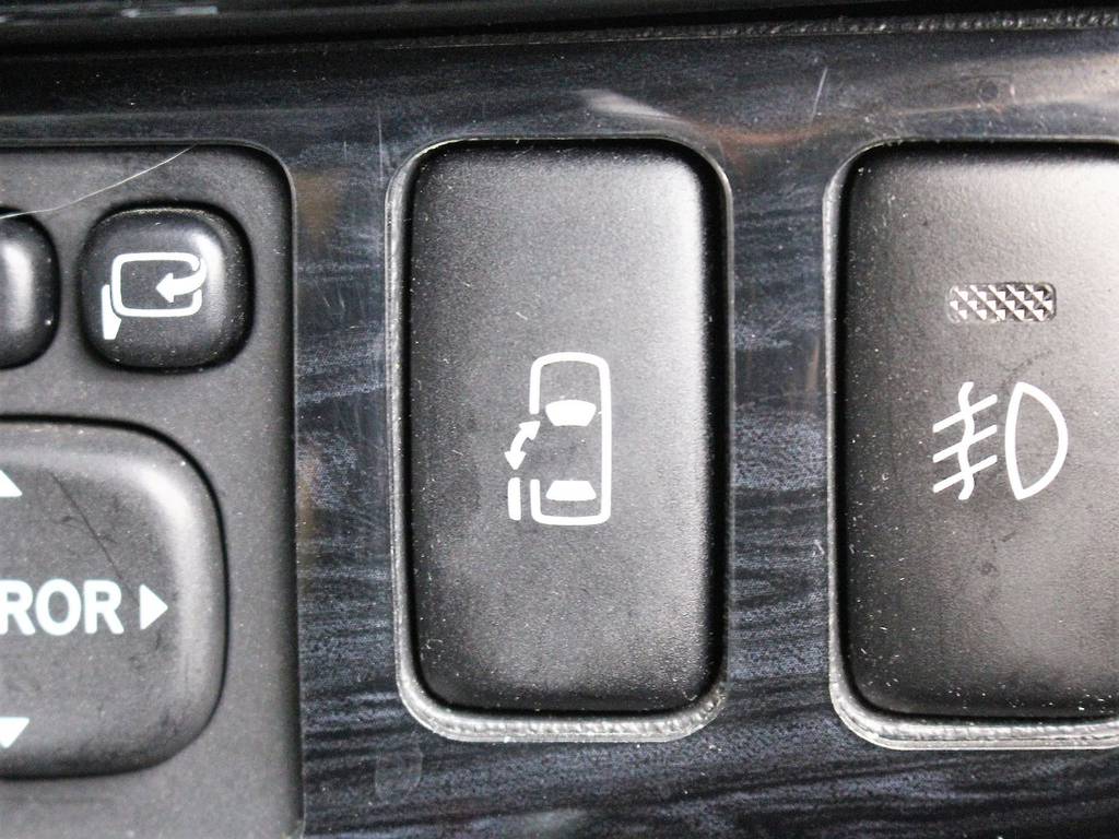 パワースライドドアで乗り降り楽々！
