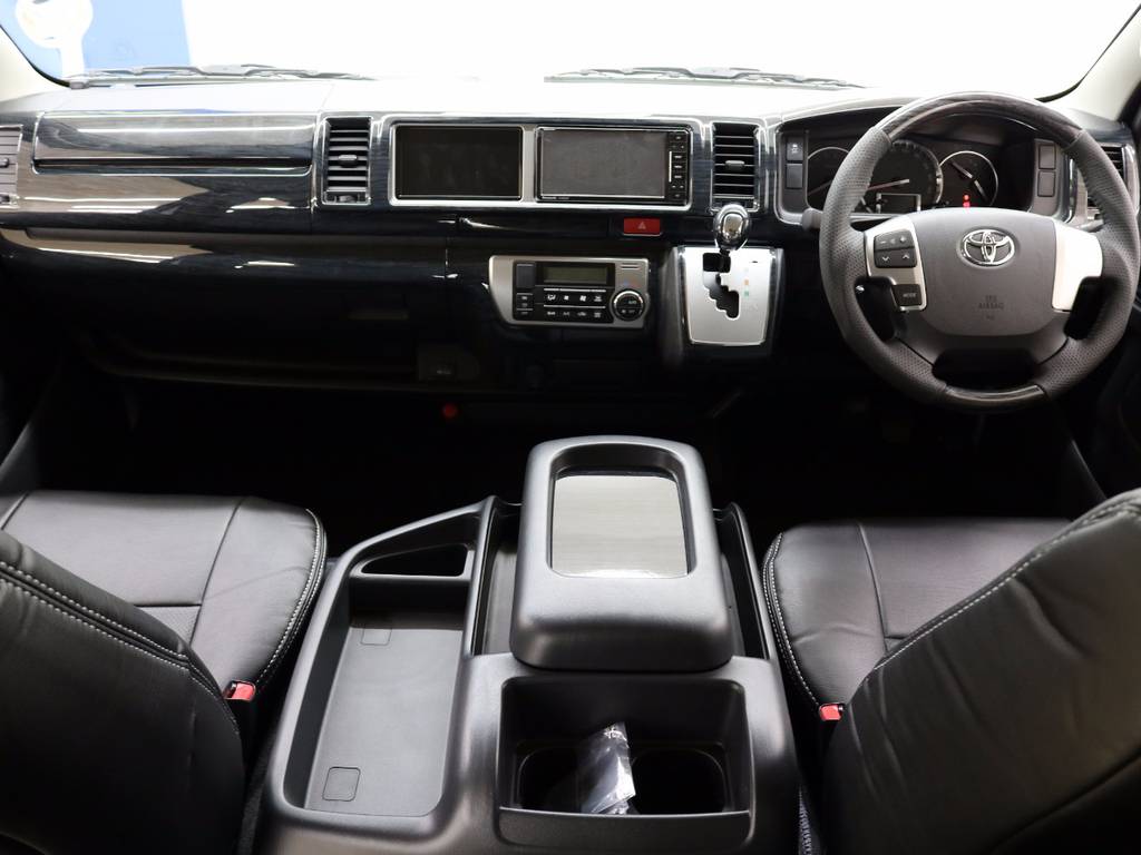 インテリアもカスタム済みのお得な新車コンプリートカー！