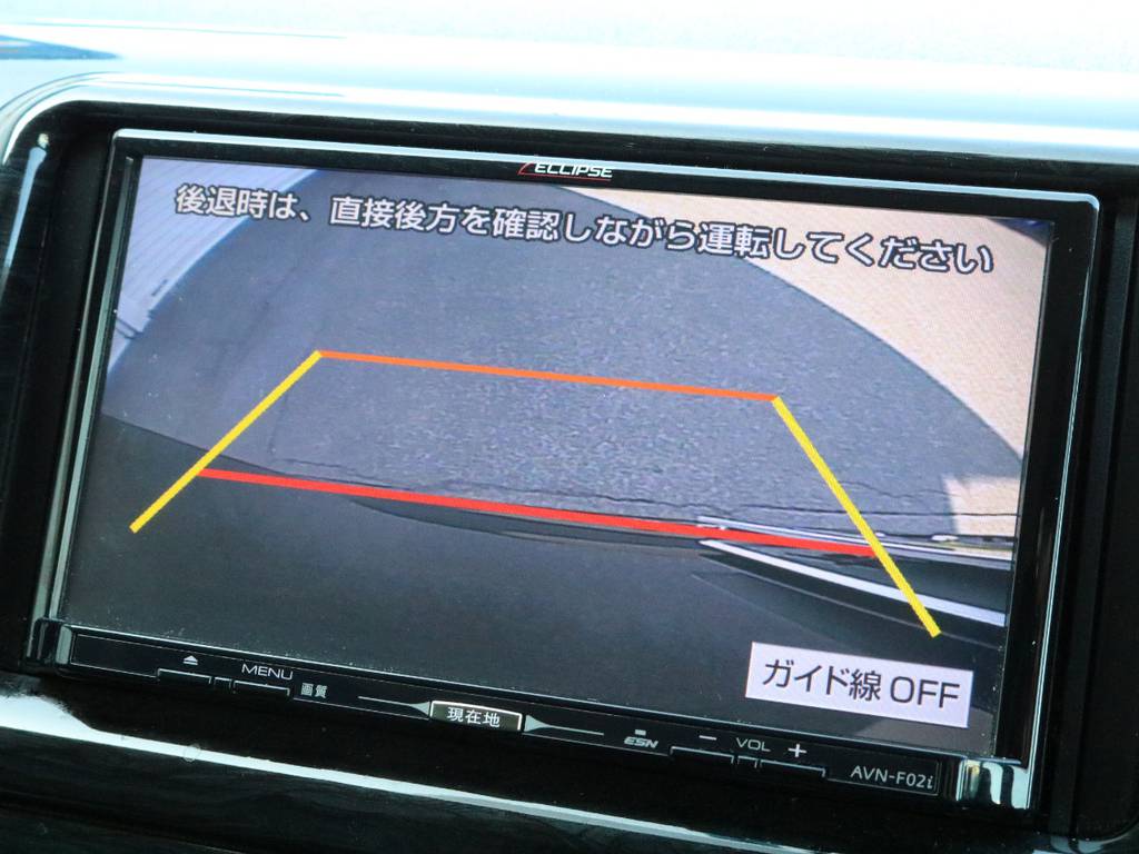 バックカメラも付いているので駐車も安心ですね♪