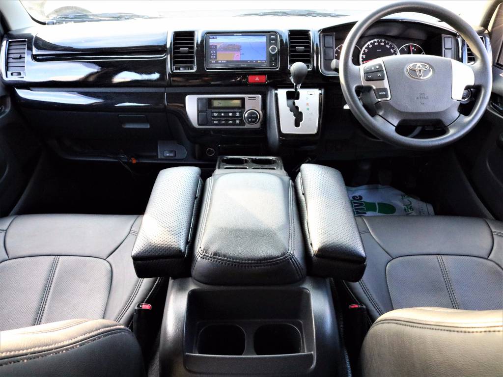 ベッドキット付きの車中泊にも対応した便利な一台です！