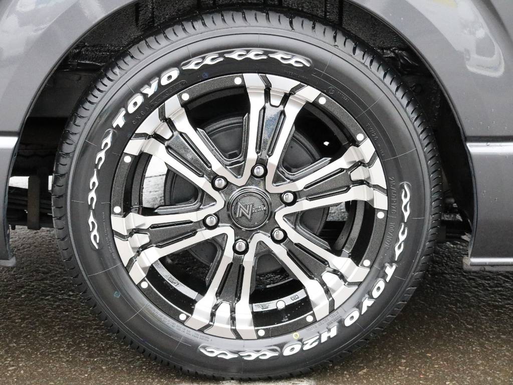 足元はクロスクロウ17in/TOYO H20タイヤ！