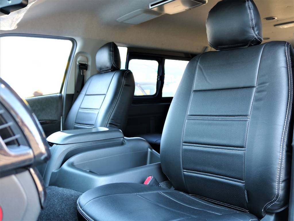 シートカバーは全席装備です。肌触りがよく見た目に上品な印象を与えます！