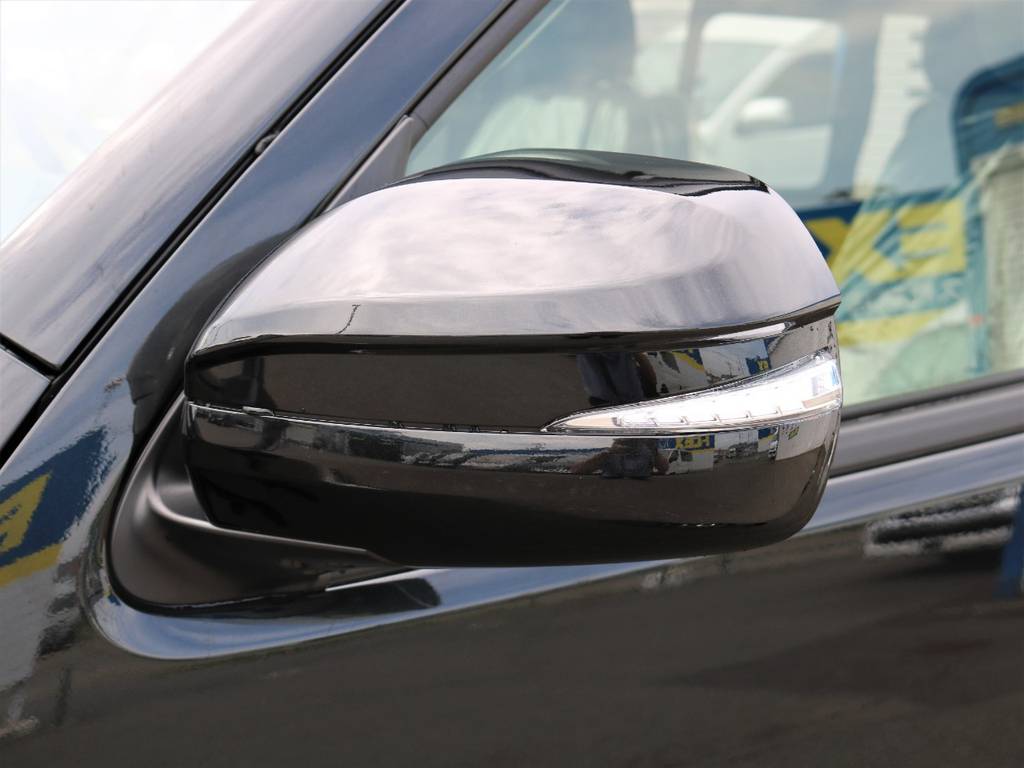 アヴェスト ウィンカーミラー装備。流れるラインが奇麗です！