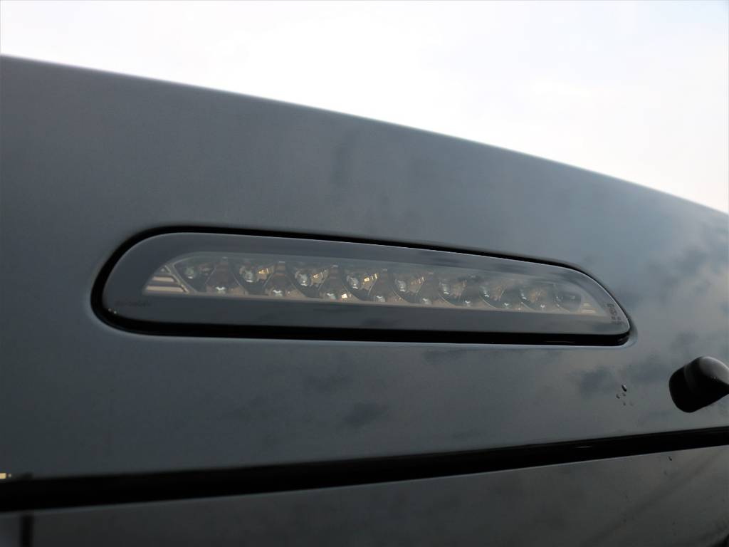 新品ヴァレンティ ＬＥＤハイマウントストップランプ！