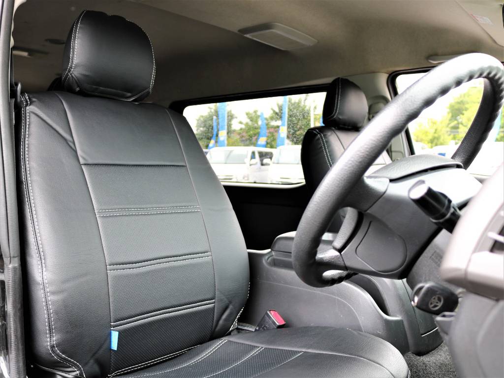 黒革調シートカバー全席装着済み！