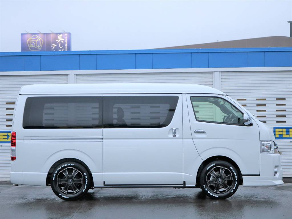 両側パワースライドドア付きです！運転席のスイッチでラクラク開閉！