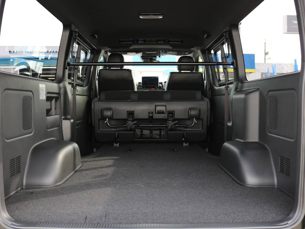小型貨物（4ナンバーサイズ）の標準ボディですが、車内は広々！