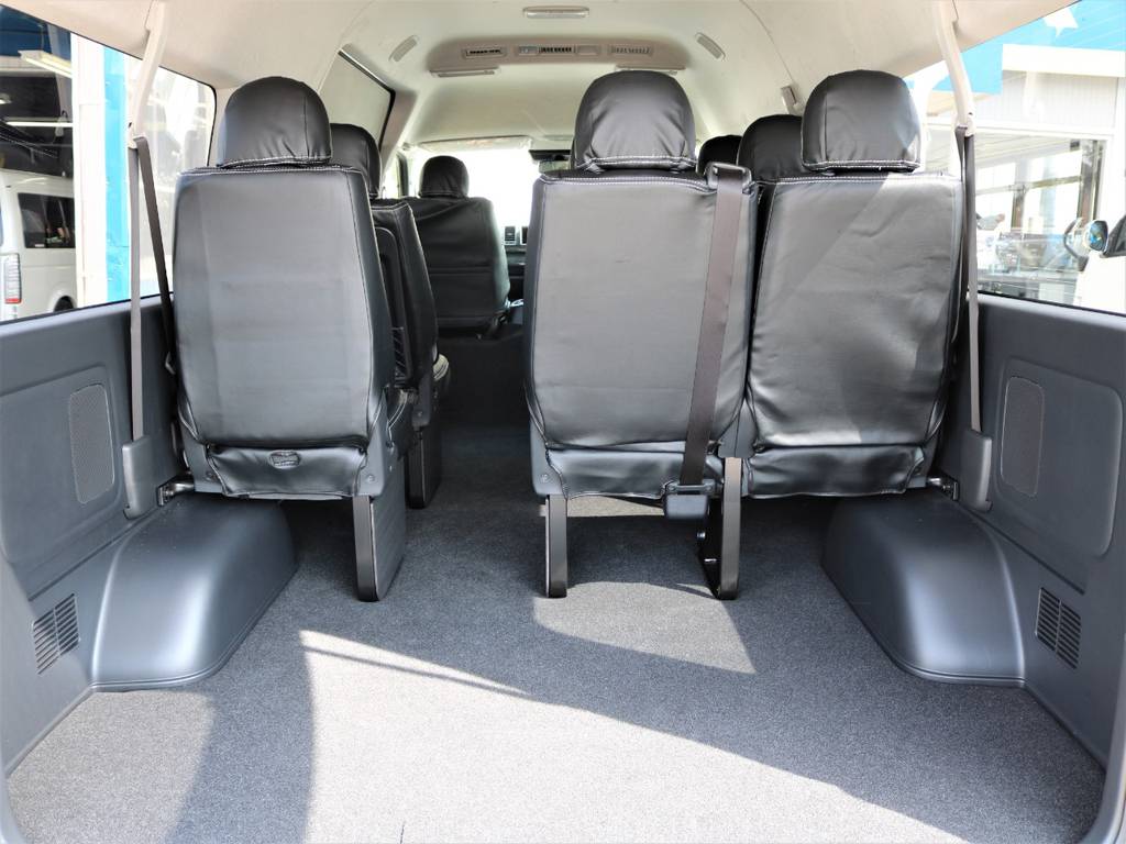 10名乗っても後ろに荷室を確保できるのがうれしいですね！