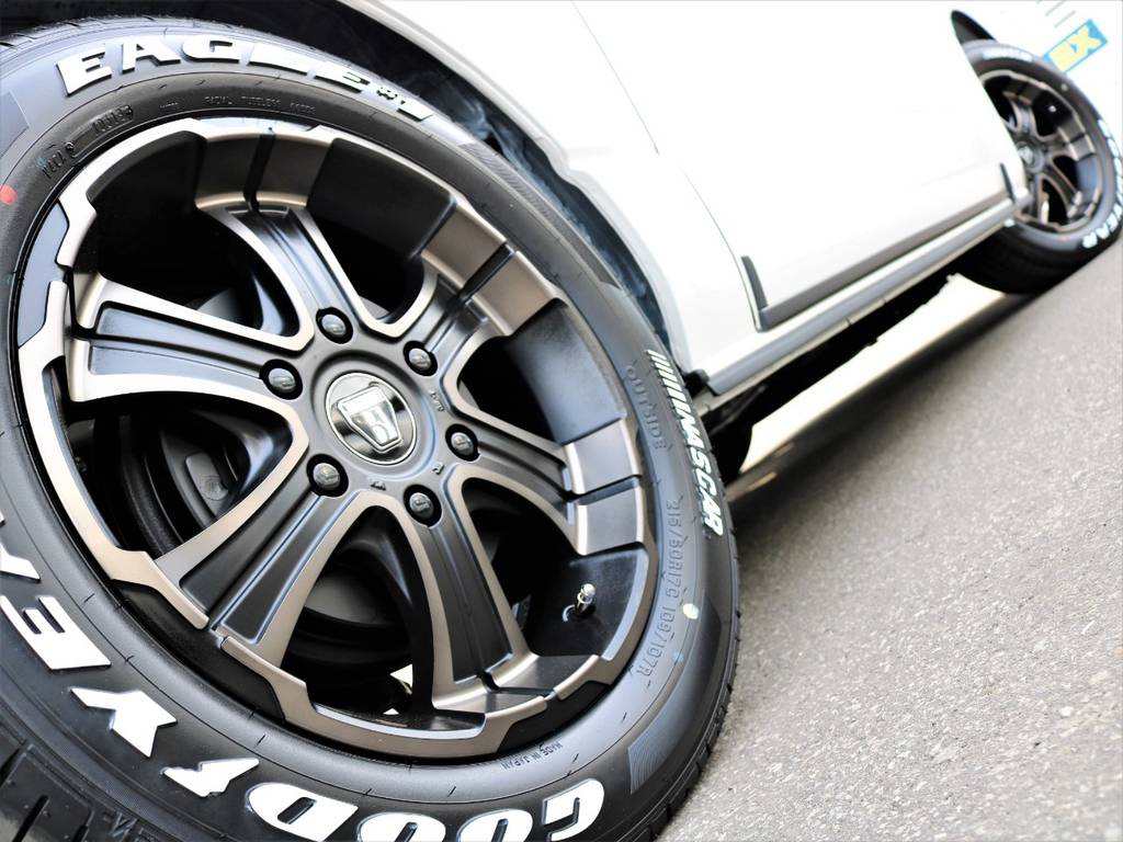 ＜ハイエース バン S-GL 50TH ANNIVERSARY LIMITED＞
