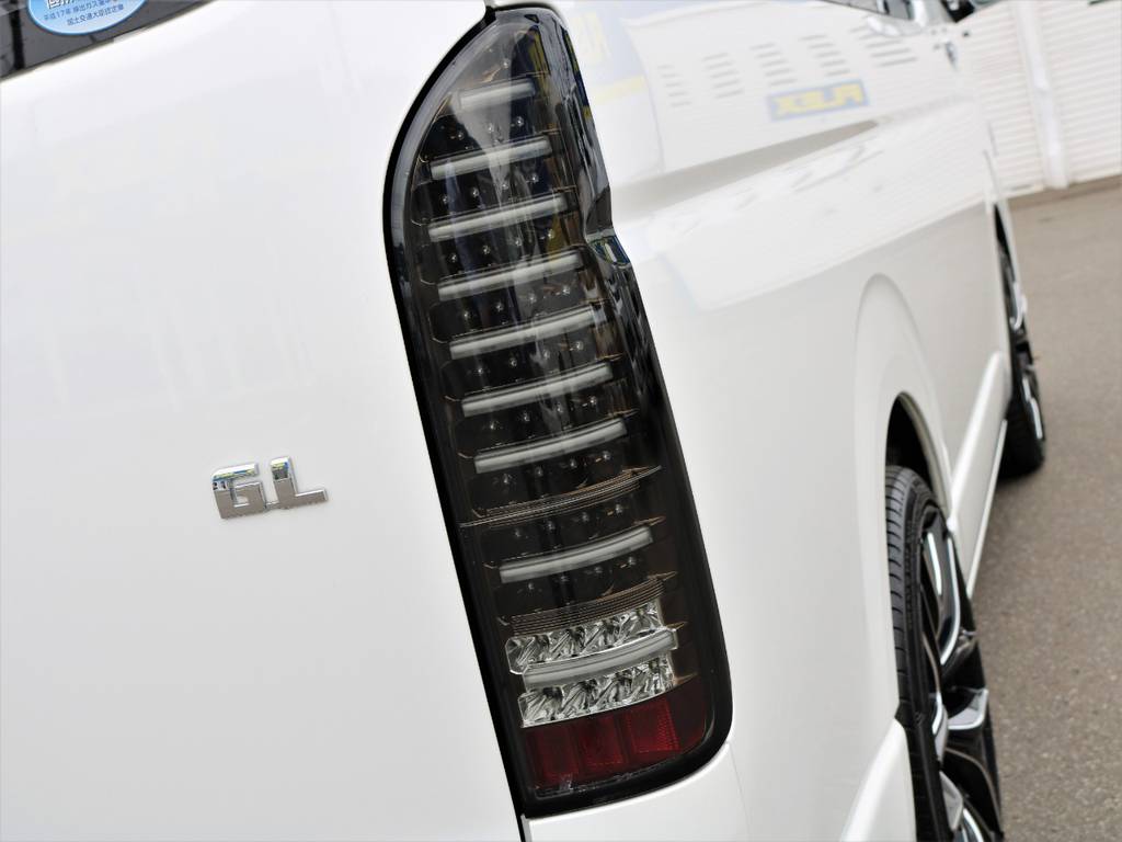 Valenti LEDスモークハイマウントテールランプ！