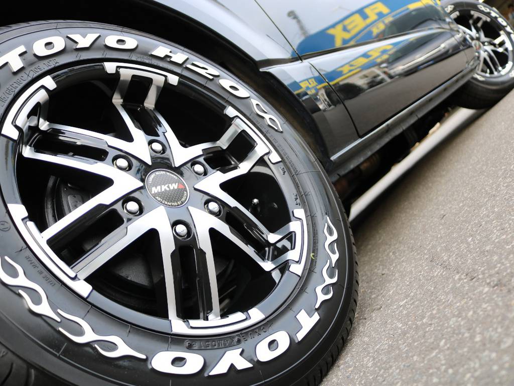 足元はMKW16in/TOYO H20タイヤ！