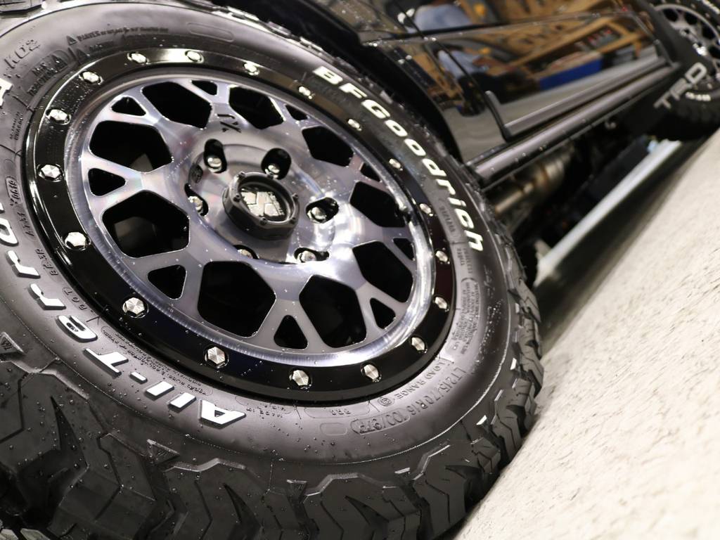 足元はエクストリームJ XJ0416in/KO2タイヤ！