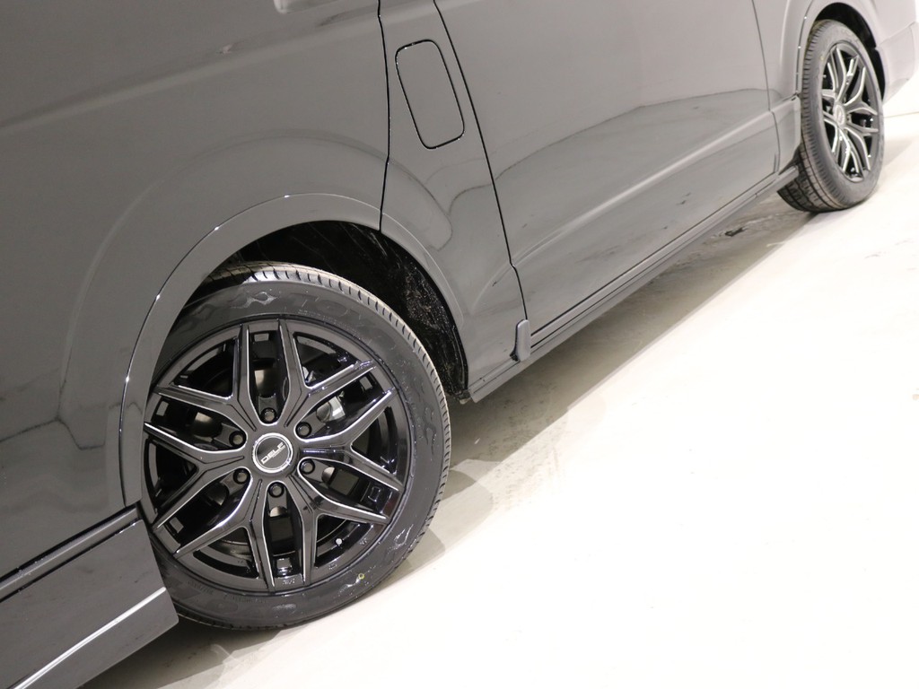 足元はFLEXオリジナル　Delf01 18inBM＆TOYOH20タイヤ！