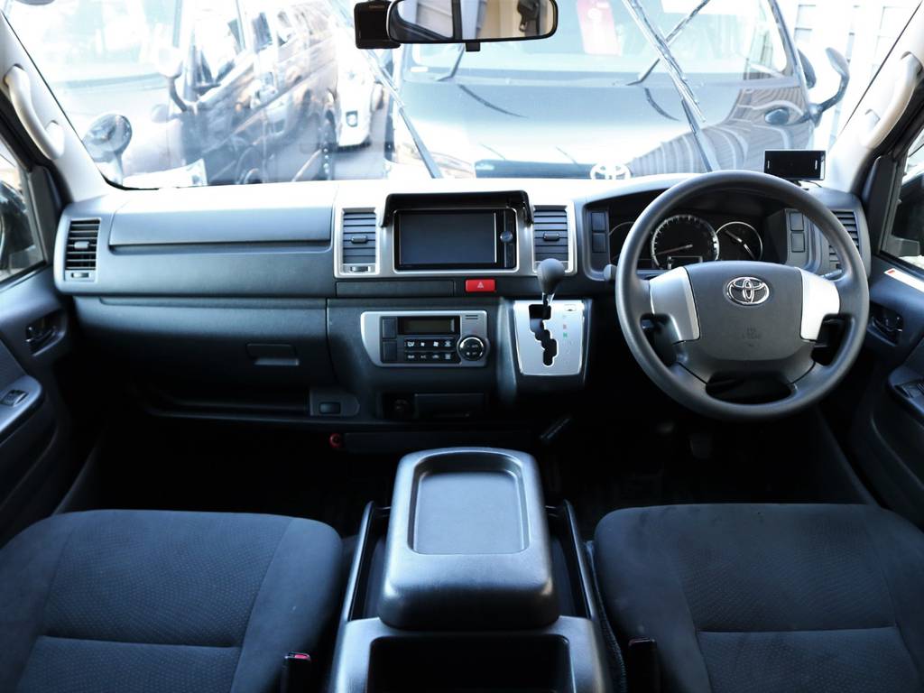 各所カスタムされた特選中古車両となります！