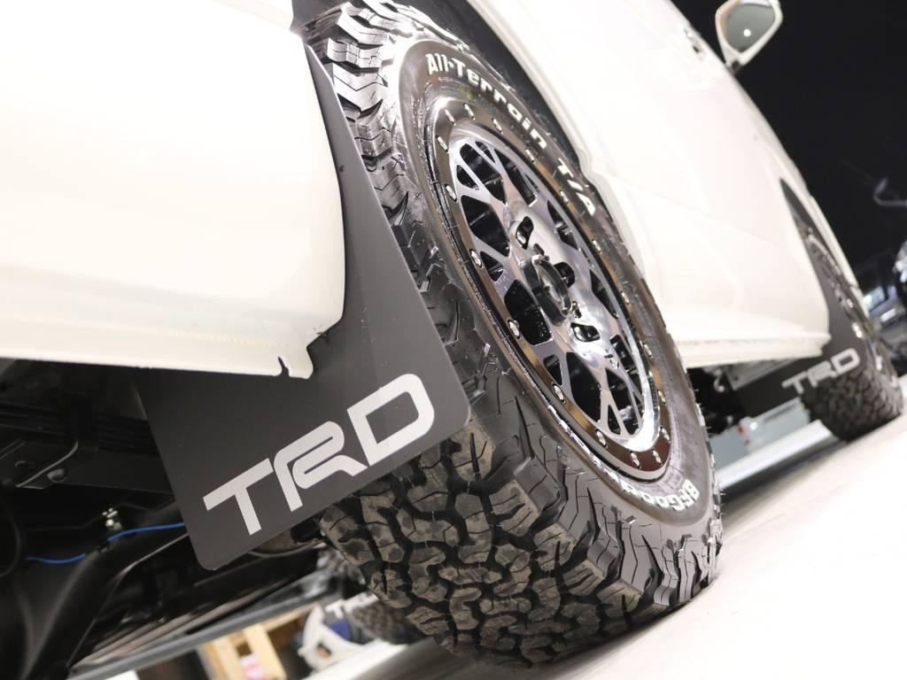 TRDマッドフラップ装着！