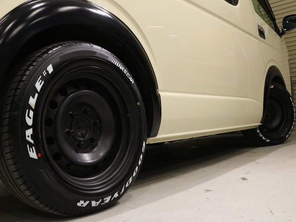 足元は17inスチールホイール/新品ナスカータイヤ！