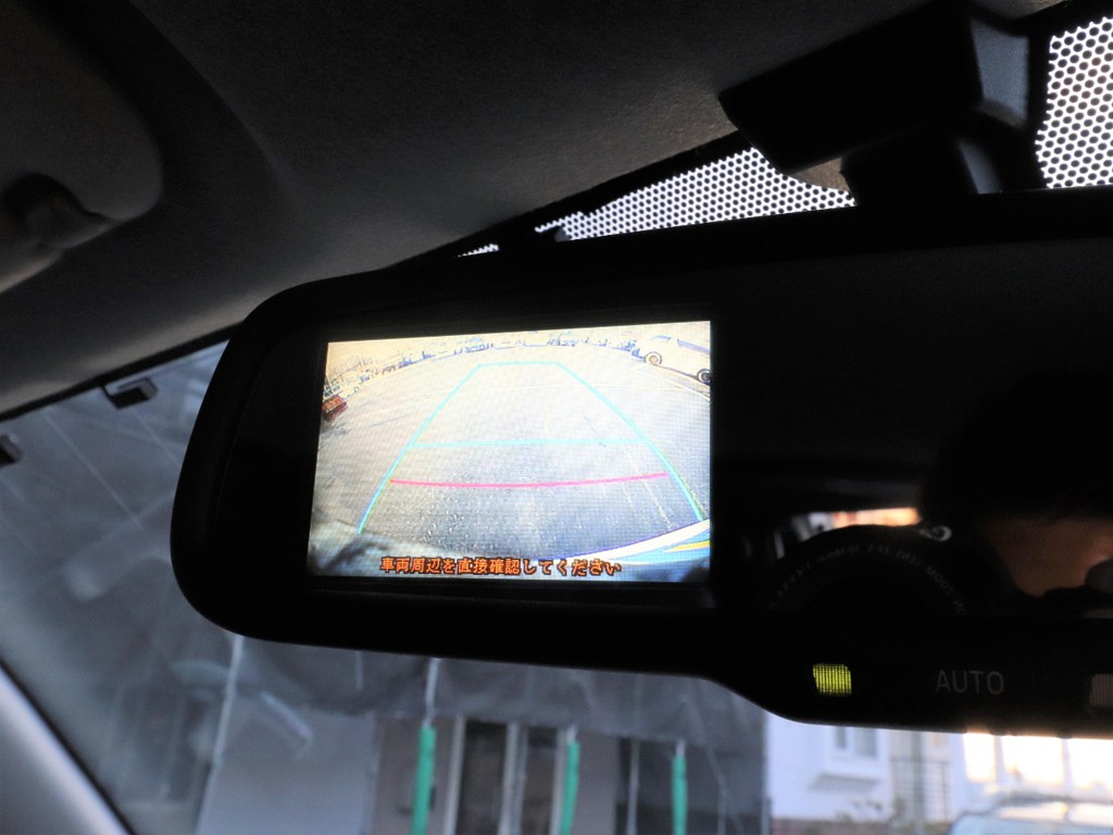 メーカーオプションバックカメラ付き防眩ミラー！