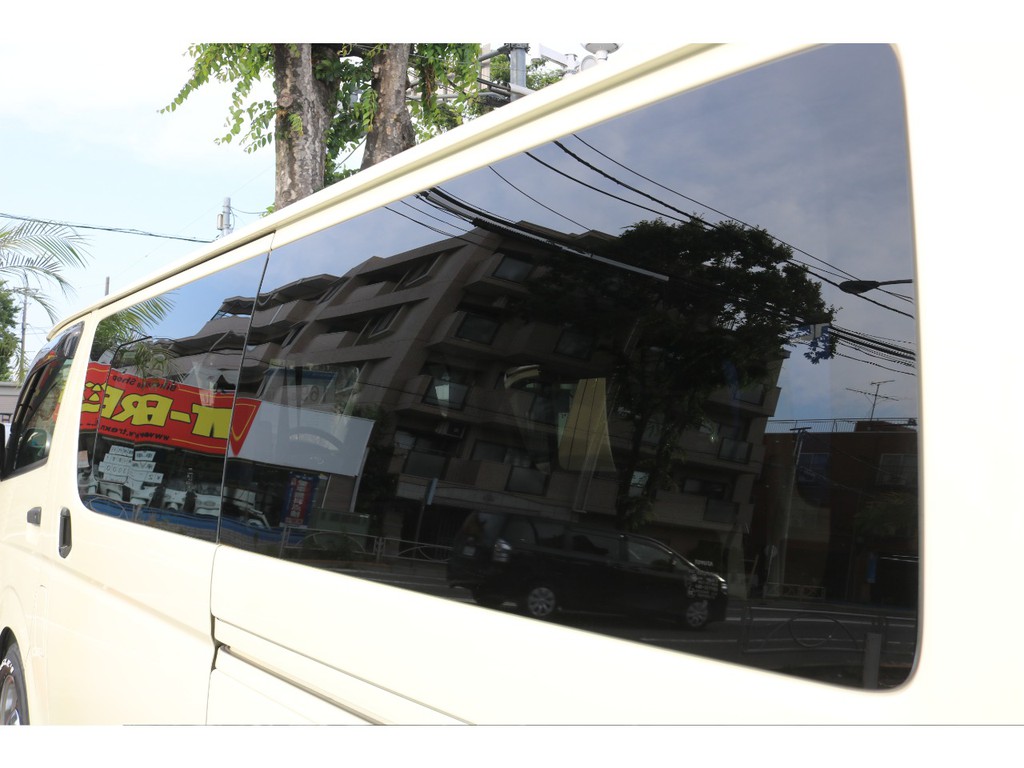 新車時オプションプライバシーガラス！
