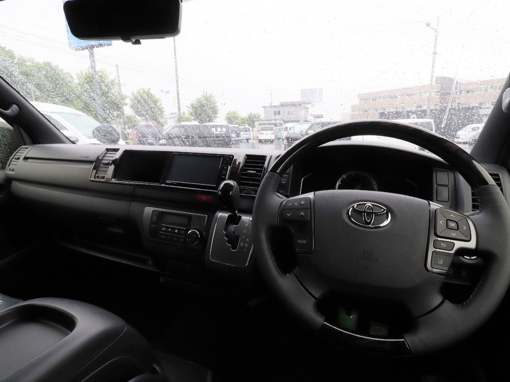 特別仕様車ダークプライムⅡの運転席周りになります！