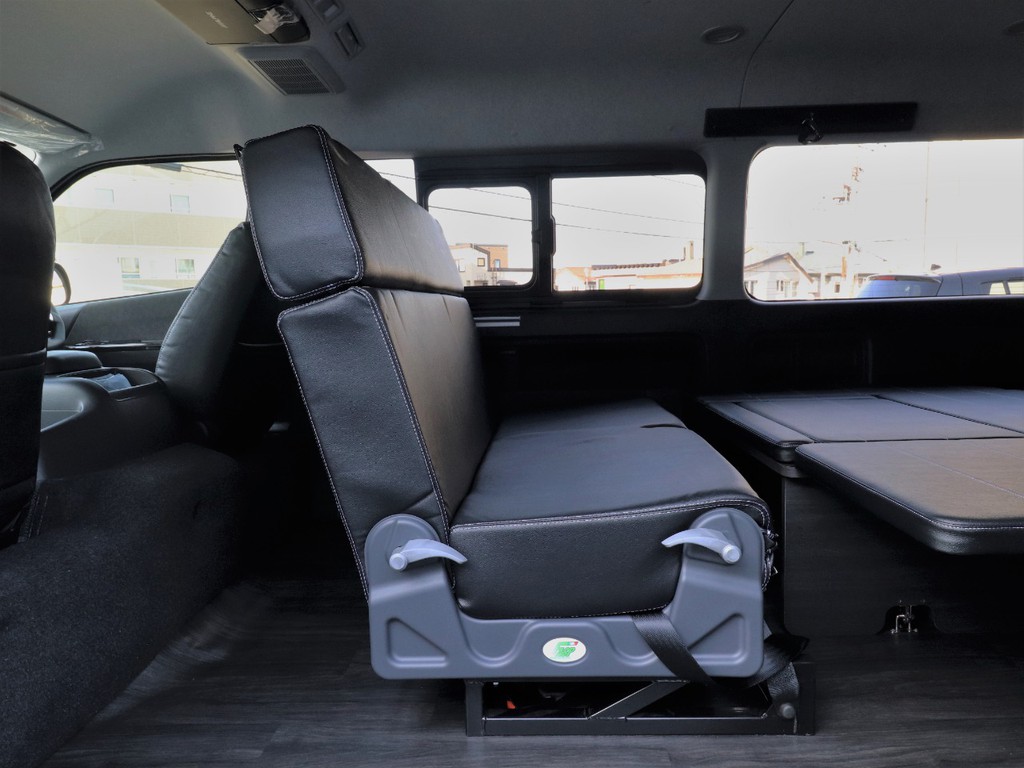 ２列目シートは対面レイアウト可能です！