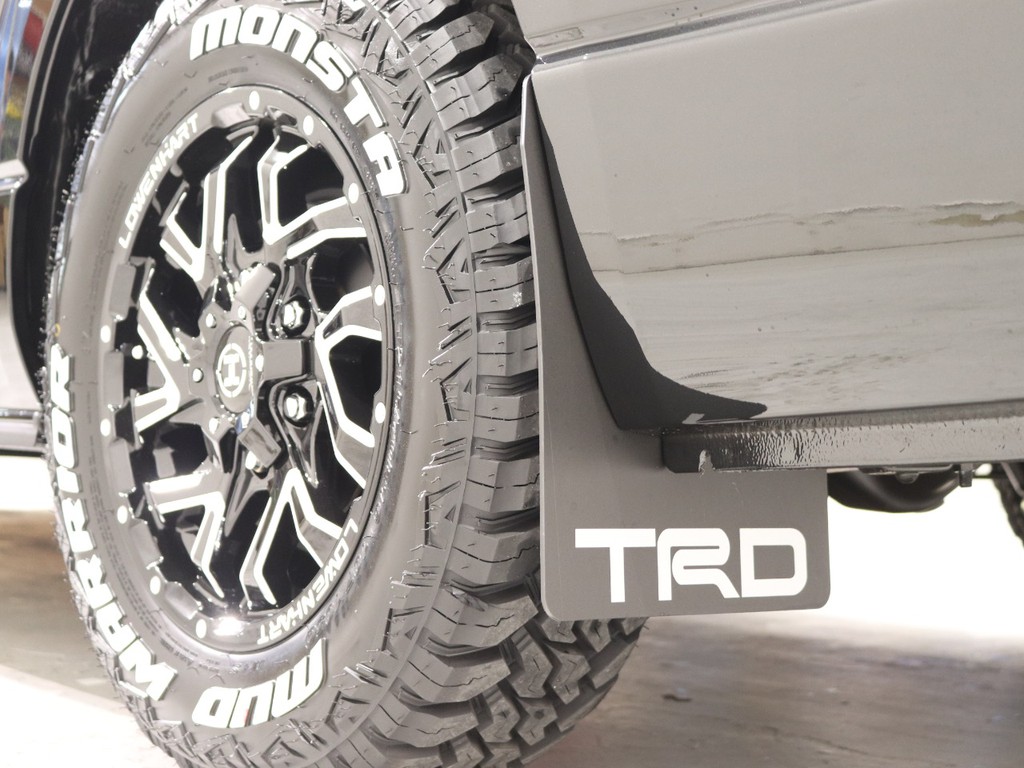 TRDマッドフラップを装備！