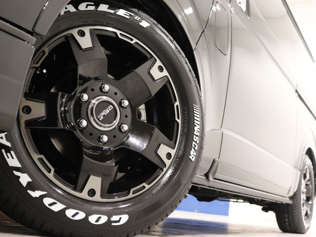 FLEXオリジナルカスタムパーツ多数！トリプルナビパッケージの入庫です！