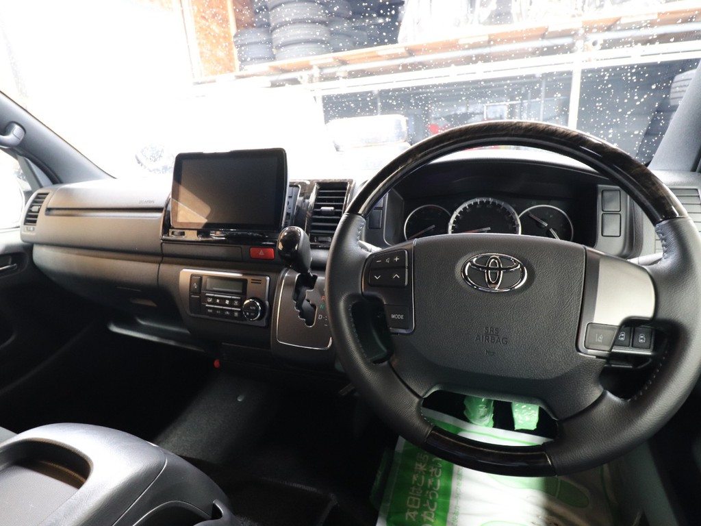 特別仕様車専用ステアリング！
