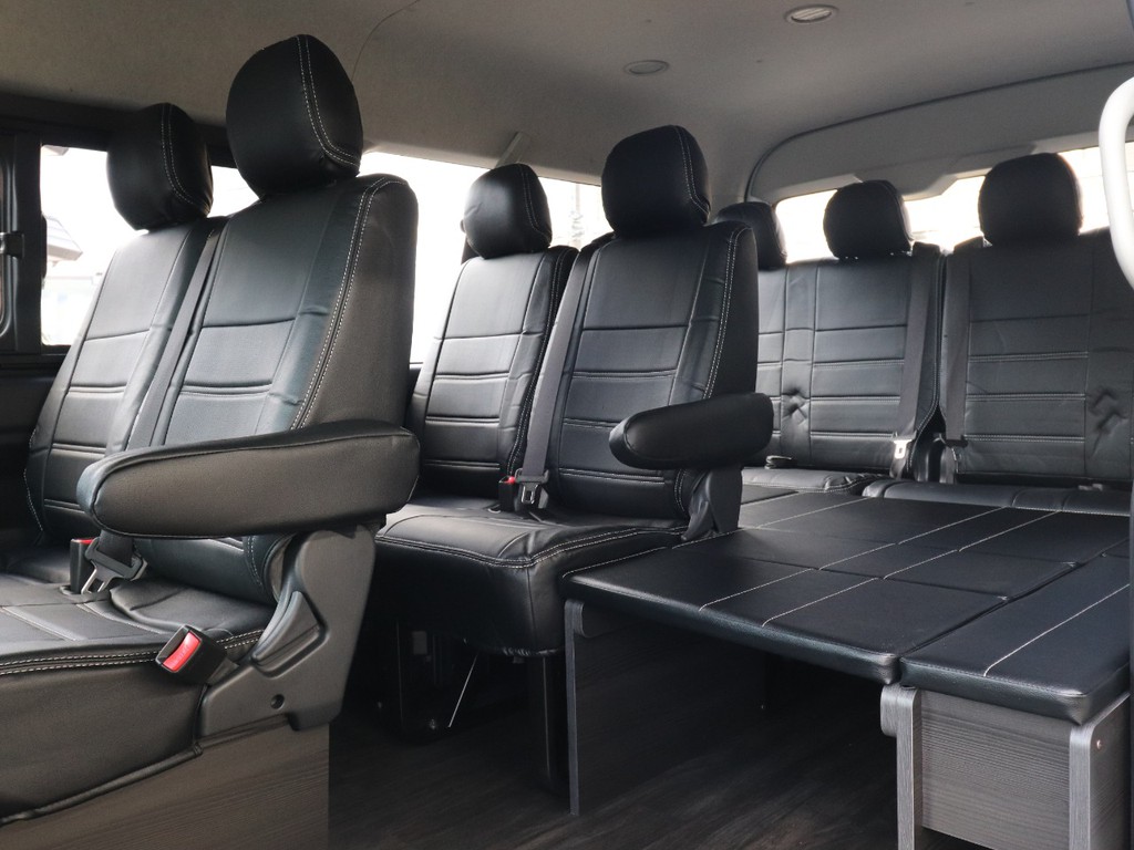 10人乗っても狭さを感じないレイアウトとなっております！