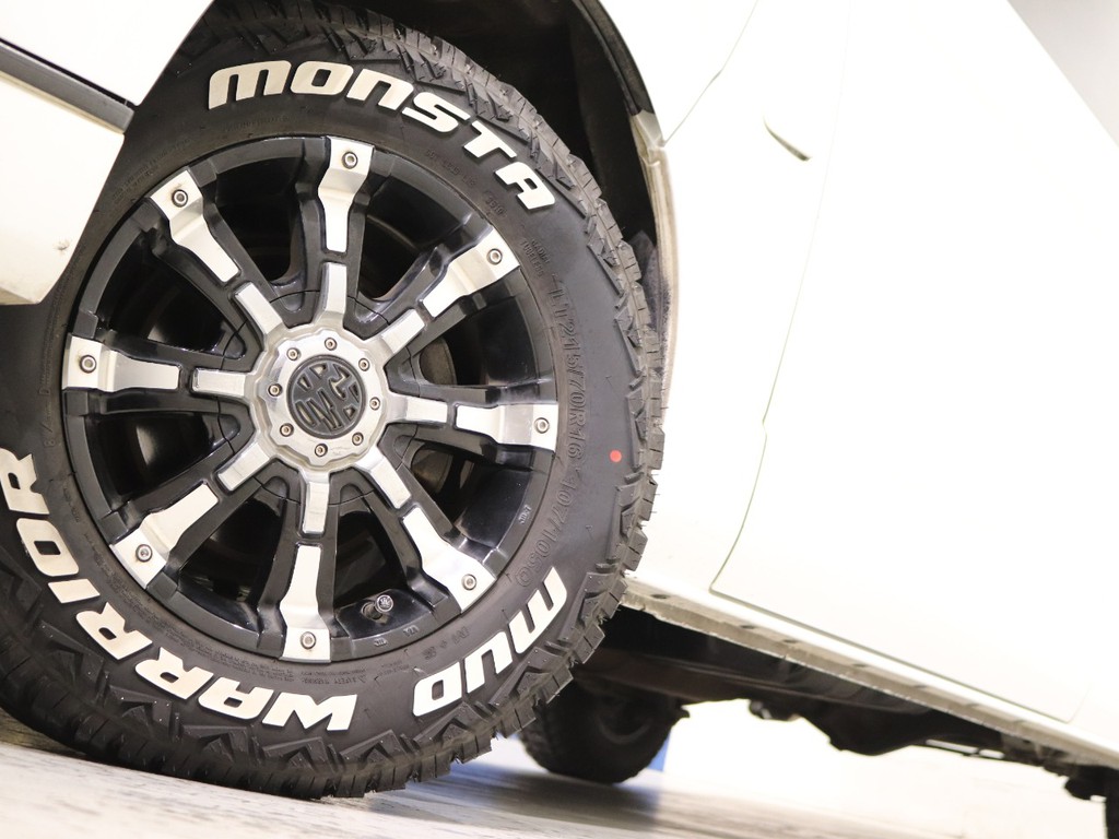 足元はMKWアルミホイール！