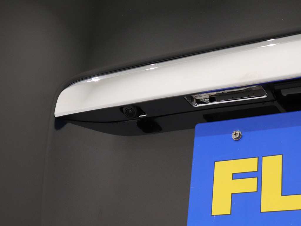 バックカメラも付いております！