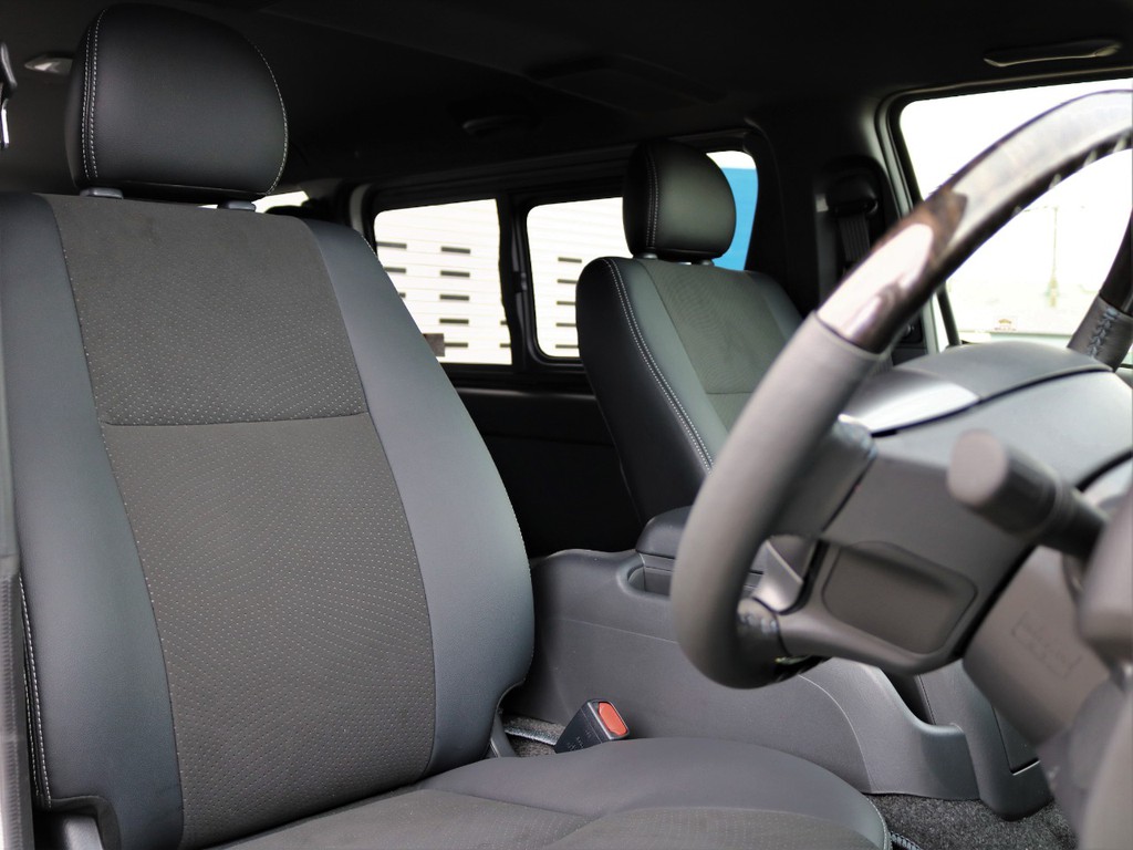 特別仕様車専用デザインシートとなっております！