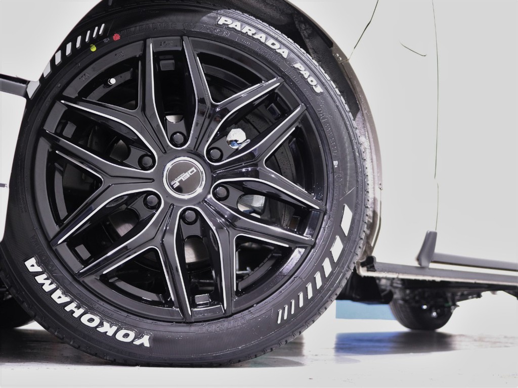 FLEXオリジナルDelf01＆TOYOナスカータイヤ18inをインストール！