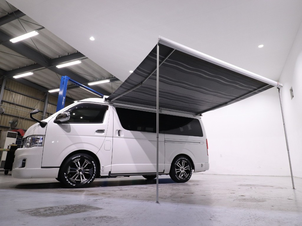 ベッドキット付き！車中泊可能なハイエースワゴンが入庫致しました♪