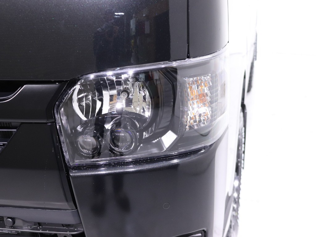 ヘッドライトのインナーも塗装済み！しかもＬＥＤヘッドランプです！