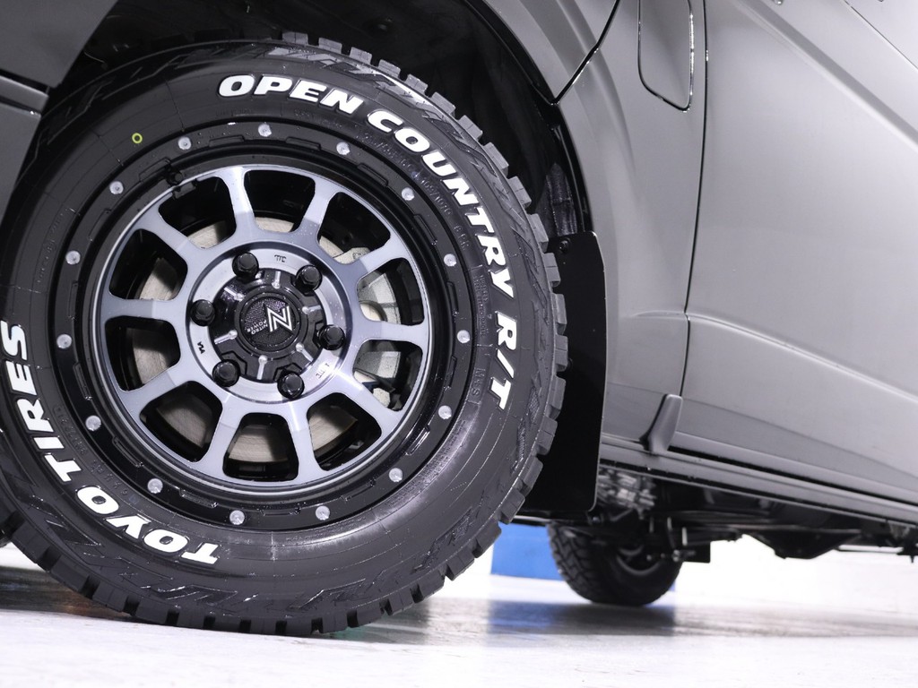 ウェッズ　ナイトロパワーM10パーシング16in＆TOYOオープンカントリー！