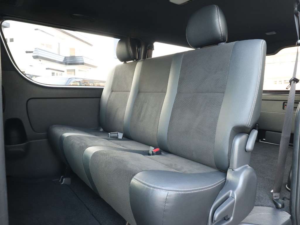 特別仕様車専用セカンドシート！