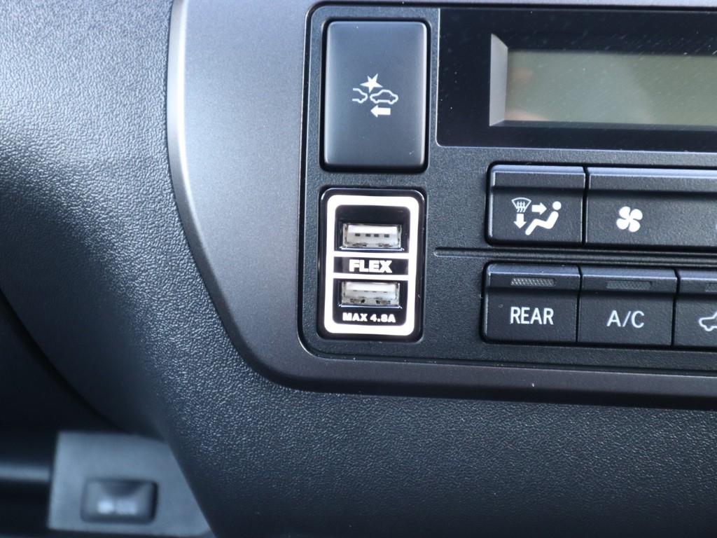 急速充電対応！ＦＬＥＸオリジナルＵＳＢ！