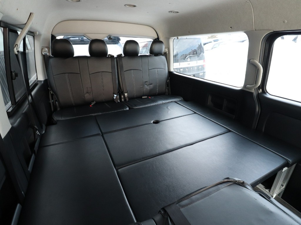 ベットキット付きで、車中泊もOKです！